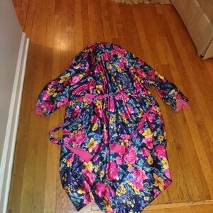 Cozy lined pink floral robe from Adonna fits like medium